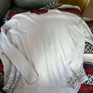 🥳 LAVENDER SWEATSHIRT